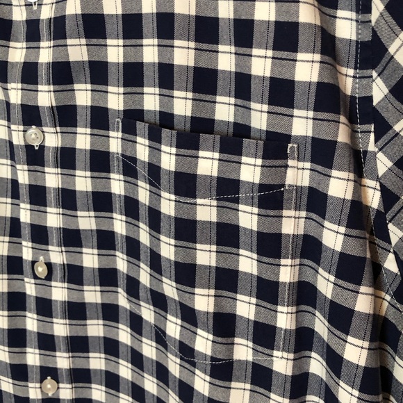 Gap men’s button down shirt. EUC - Picture 3 of 7